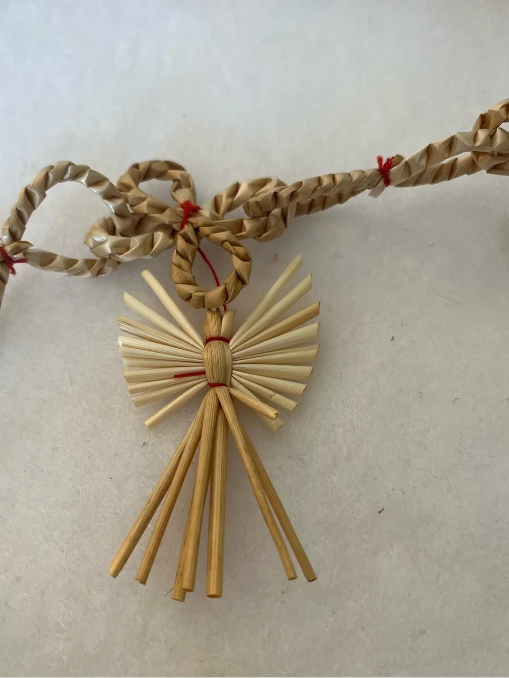 N/A straw tree